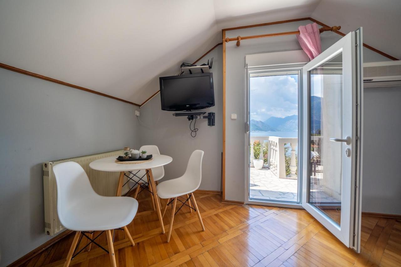Apartment With Sea View Котор Екстериор снимка