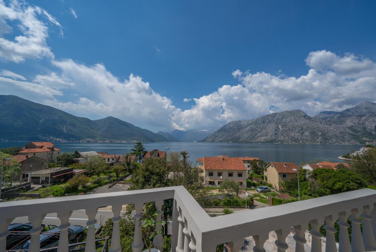 Apartment With Sea View Котор Екстериор снимка
