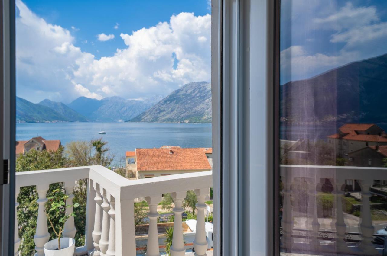 Apartment With Sea View Котор Екстериор снимка