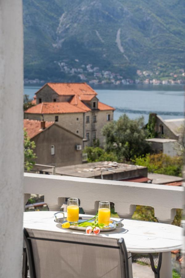 Apartment With Sea View Котор Екстериор снимка